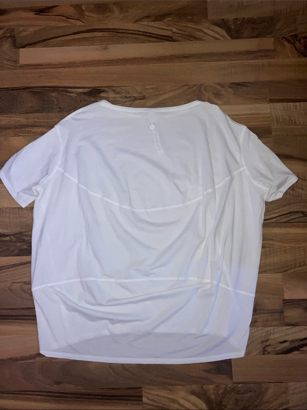 Lululemon Back in Action white tee t shirt seamed back women’s Sz 8 EEUC